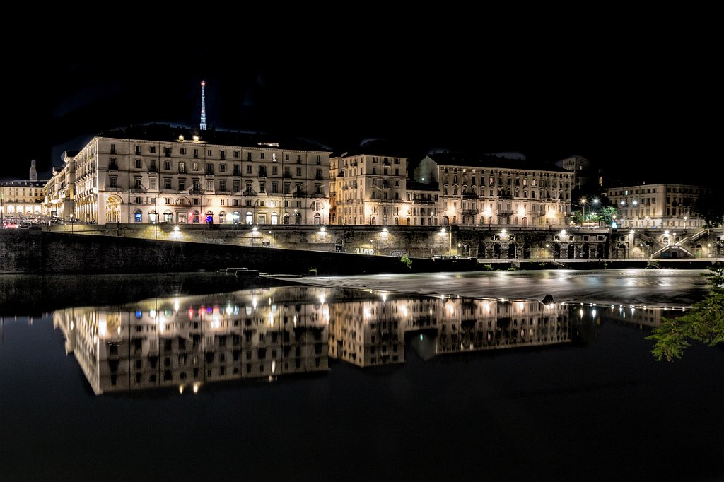 25 - TORINO - LA SERA SUL PO' CON I SUOI RIFLESSI'.jpg